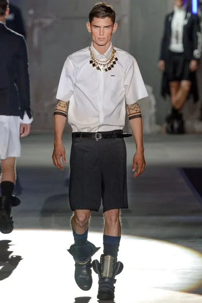 Look 21
